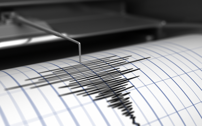 Seismograph zeichnet Erdbeben auf