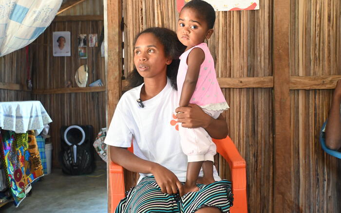 Mutter und Kind in Madagaskar