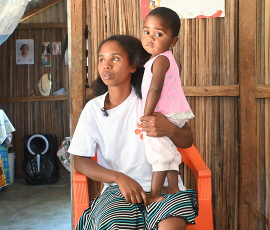 Mutter und Kind in Madagaskar