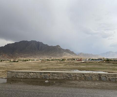 Ebene und Berg in Afghanistan