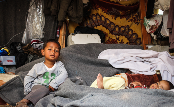 Kinder auf der Flucht im Gazastreifen